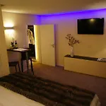 Design Naehe Duesseldorf * Крефельд