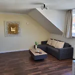 Design Naehe Duesseldorf * Крефельд