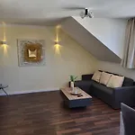 Design Naehe Duesseldorf * Крефельд