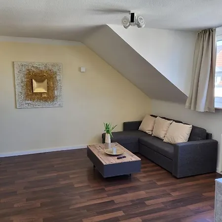 Design Naehe Duesseldorf * كريفيلد