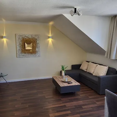 Design Naehe Duesseldorf * كريفيلد