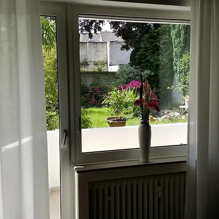 Design Naehe Duesseldorf * كريفيلد