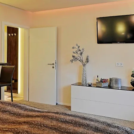 Design Naehe Duesseldorf Апартаменты Крефельд