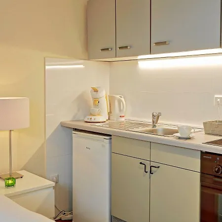 Design Naehe Duesseldorf كريفيلد