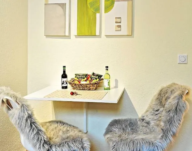 Design Naehe Duesseldorf * קרפלד